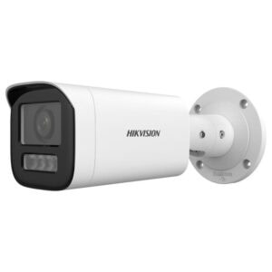 Hikvision IP kamerası, beyaz gövde ve siyah ön yüz, güvenlik için kullanılır.